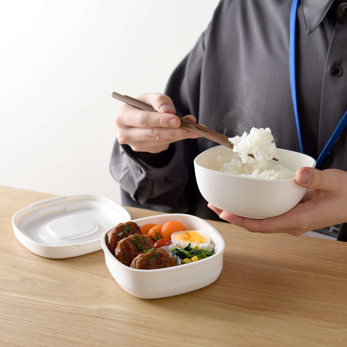 冷凍ご飯容器 お弁当がう米わん お弁当箱 790ml ( 保存容器 弁当箱 2段 電子レンジ ご飯 米 冷凍保存 食洗機対応 電子レンジ対応 日本製 おかずケース 冷凍ごはん容器 お米 ごはん 冷凍 容器 小分け 保存 炊き立てごはん 美味しい ) 【ベージュ】 ベージュ