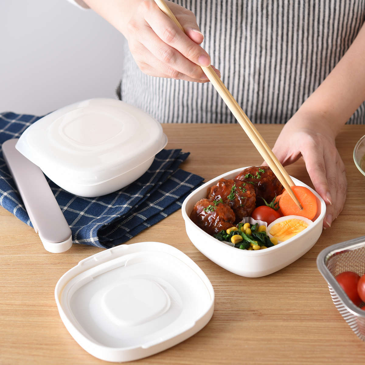 冷凍ご飯容器 お弁当がう米わん お弁当箱 790ml ( 保存容器 弁当箱 2段 電子レンジ ご飯 米 冷凍保存 食洗機対応 電子レンジ対応 日本製 おかずケース 冷凍ごはん容器 お米 ごはん 冷凍 容器 小分け 保存 炊き立てごはん 美味しい ) 【ベージュ】 ベージュ