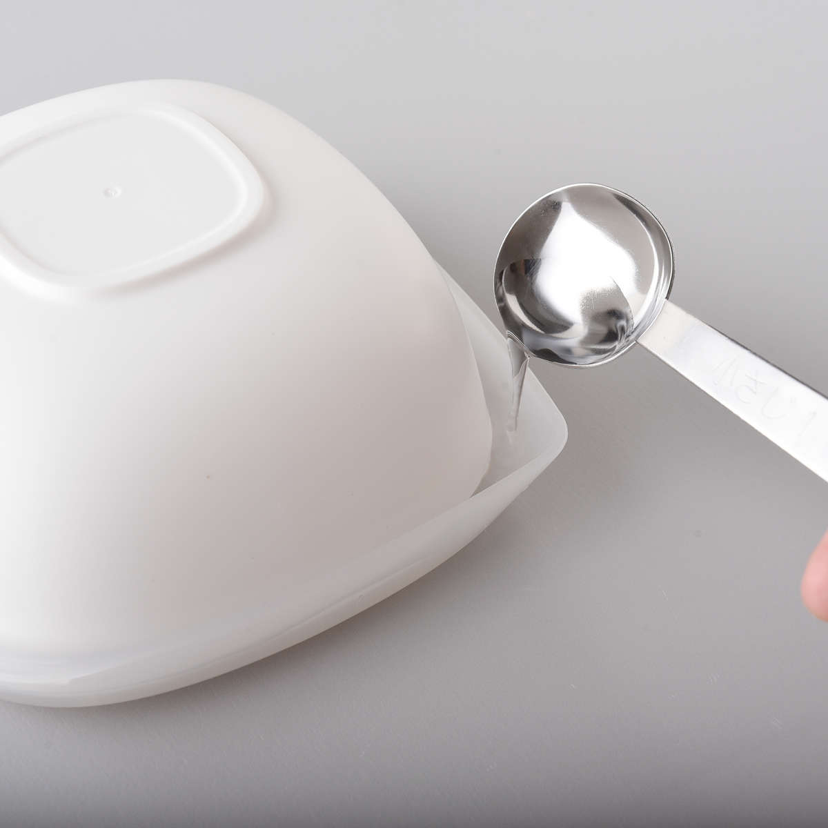 冷凍ご飯容器 お弁当がう米わん お弁当箱 790ml ( 保存容器 弁当箱 2段 電子レンジ ご飯 米 冷凍保存 食洗機対応 電子レンジ対応 日本製 おかずケース 冷凍ごはん容器 お米 ごはん 冷凍 容器 小分け 保存 炊き立てごはん 美味しい ) 【ベージュ】 ベージュ