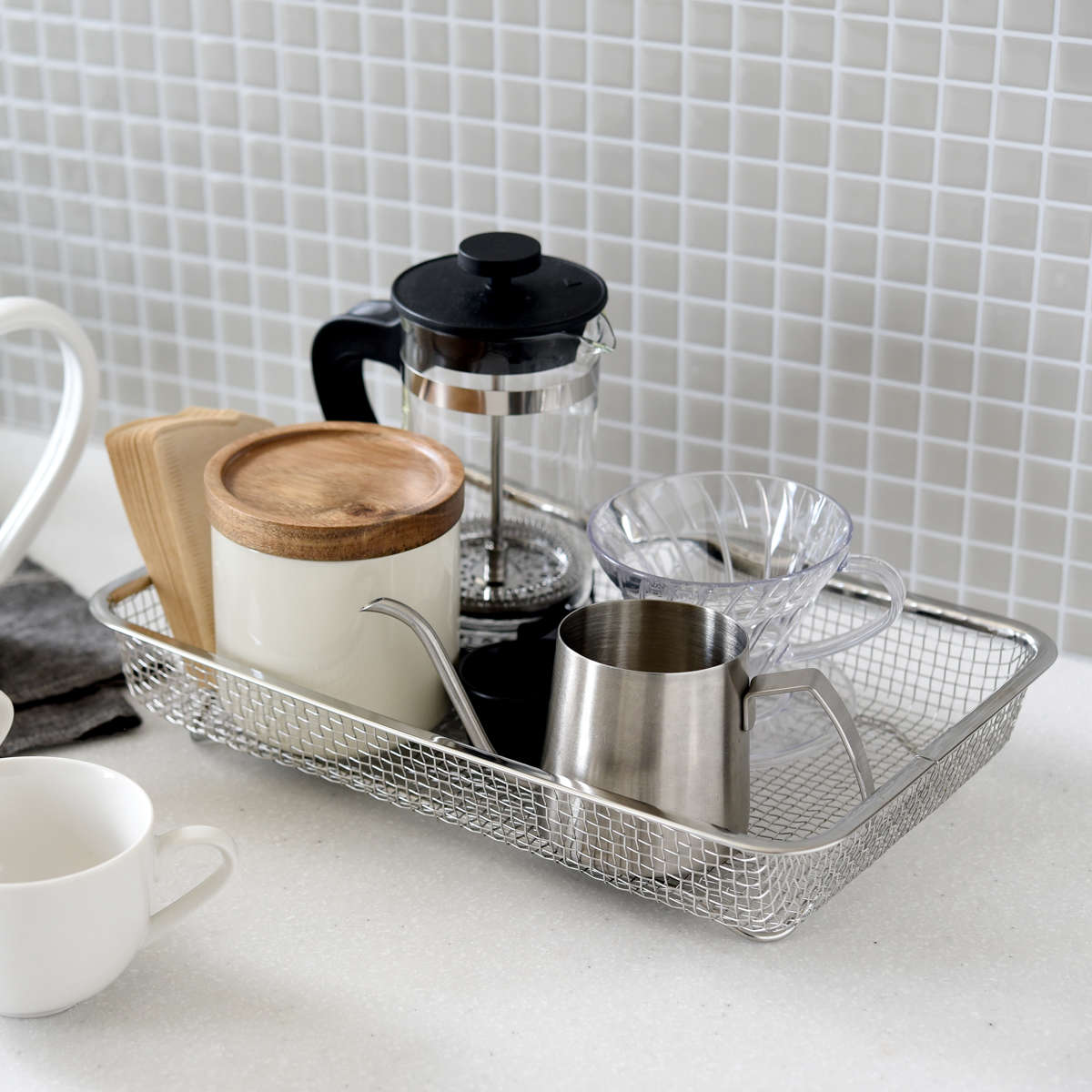 水切りかご 逸品物創 シンクを広く使える 水切りカゴ ( 水切りラック 日本製 ステンレス 水切り シンク上 食洗機対応 水切りバスケット ざる ザル コンパクト 野菜 食器 )
