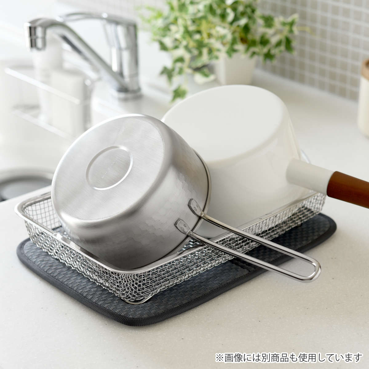 水切りかご 逸品物創 シンクを広く使える 水切りカゴ ( 水切りラック 日本製 ステンレス 水切り シンク上 食洗機対応 水切りバスケット ざる ザル コンパクト 野菜 食器 )