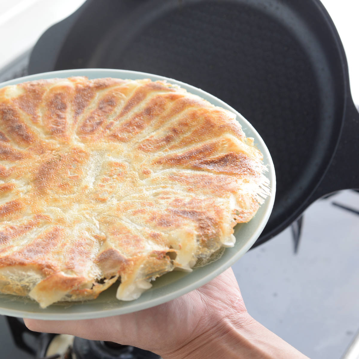 フライパン 24cm ガス火専用 ベルフィーナライト プレミアム 軽量 ( ガス火対応 炒め鍋 コーティング 軽い ふっ素加工 アルミフライパン 24センチ 浅型 いため鍋 アルミ製 エンボス加工 こびりつきにくい フッ素加工 )