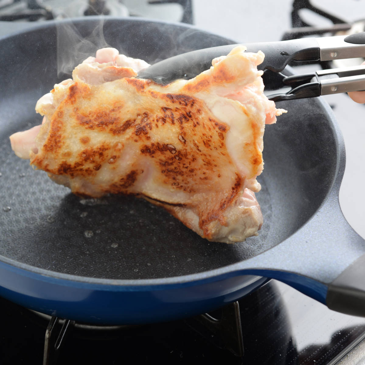 フライパン 24cm ガス火専用 ベルフィーナライト プレミアム 軽量 ( ガス火対応 炒め鍋 コーティング 軽い ふっ素加工 アルミフライパン 24センチ 浅型 いため鍋 アルミ製 エンボス加工 こびりつきにくい フッ素加工 )