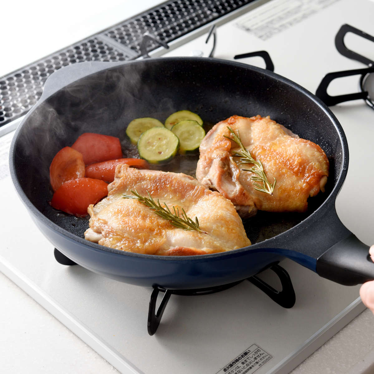 フライパン 26cm ガス火専用 ベルフィーナライト プレミアム 軽量 ( ガス火対応 炒め鍋 コーティング 軽い ふっ素加工 アルミフライパン 26センチ 浅型 いため鍋 アルミ製 エンボス加工 こびりつきにくい フッ素加工 )