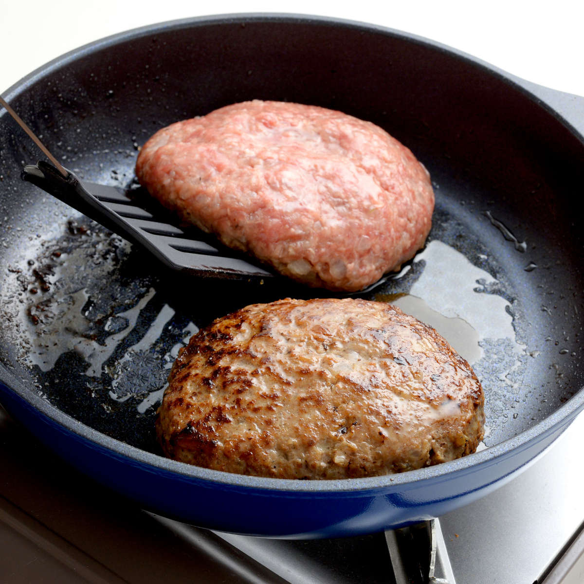 フライパン 26cm ガス火専用 ベルフィーナライト プレミアム 軽量 ( ガス火対応 炒め鍋 コーティング 軽い ふっ素加工 アルミフライパン 26センチ 浅型 いため鍋 アルミ製 エンボス加工 こびりつきにくい フッ素加工 )