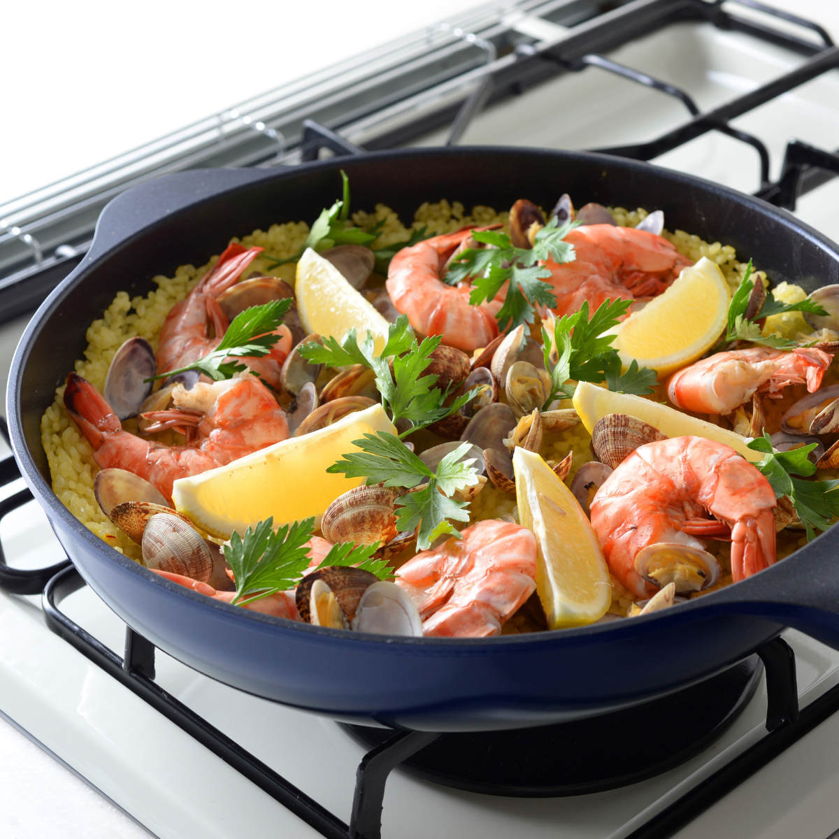 フライパン 28cm ガス火専用 ベルフィーナライト プレミアム 軽量 ( ガス火対応 炒め鍋 コーティング 軽い ふっ素加工 アルミフライパン 28センチ 浅型 いため鍋 アルミ製 エンボス加工 こびりつきにくい フッ素加工 )