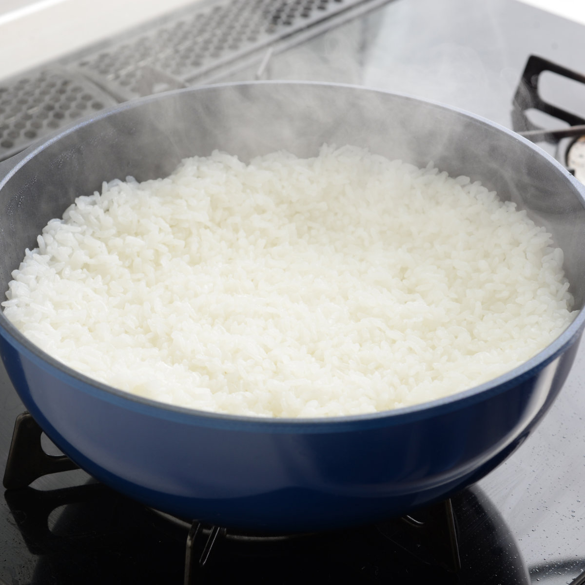 フライパン 24cm 深型 ガス火専用 ベルフィーナライト プレミアム 軽量 ( ガス火対応 炒め鍋 深型フライパン コーティング 軽い ふっ素加工 アルミフライパン 24センチ 片手鍋 いため鍋 アルミ製 エンボス加工 こびりつきにくい )