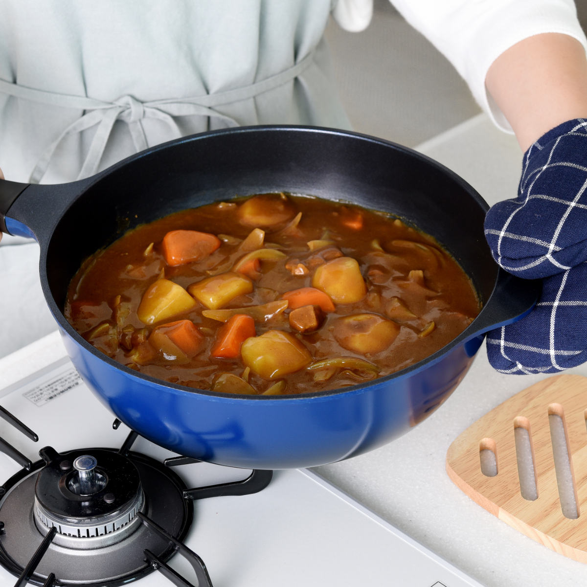 フライパン 28cm 深型 ガス火専用 ベルフィーナライト プレミアム 軽量 ( ガス火対応 炒め鍋 深型フライパン コーティング 軽い ふっ素加工 アルミフライパン 28センチ 片手鍋 いため鍋 アルミ製 エンボス加工 こびりつきにくい )