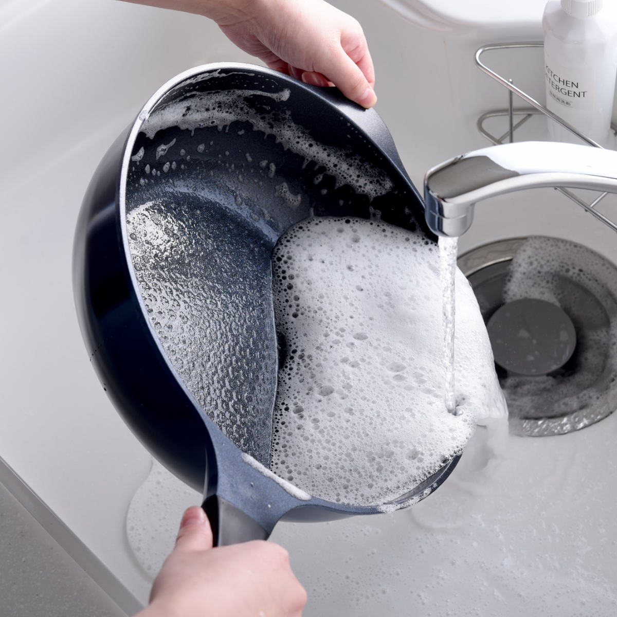 フライパン 28cm 深型 ガス火専用 ベルフィーナライト プレミアム 軽量 ( ガス火対応 炒め鍋 深型フライパン コーティング 軽い ふっ素加工 アルミフライパン 28センチ 片手鍋 いため鍋 アルミ製 エンボス加工 こびりつきにくい )