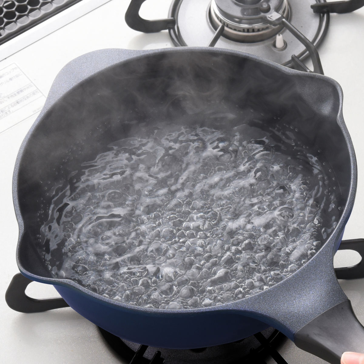 フライパン 20cm ガス火専用 ベルフィーナライト プレミアム マルチパン 軽量 ( ガス火対応 炒め鍋 深型フライパン コーティング 軽い ふっ素加工 アルミフライパン 20センチ いため鍋 アルミ製 エンボス加工 こびりつきにくい )