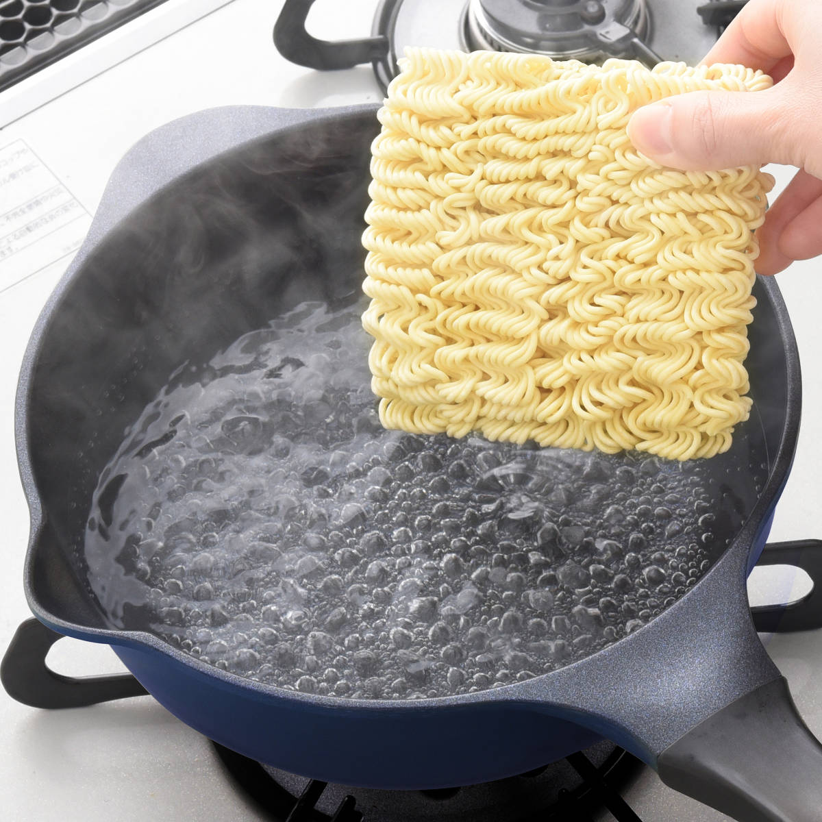 フライパン 20cm ガス火専用 ベルフィーナライト プレミアム マルチパン 軽量 ( ガス火対応 炒め鍋 深型フライパン コーティング 軽い ふっ素加工 アルミフライパン 20センチ いため鍋 アルミ製 エンボス加工 こびりつきにくい )