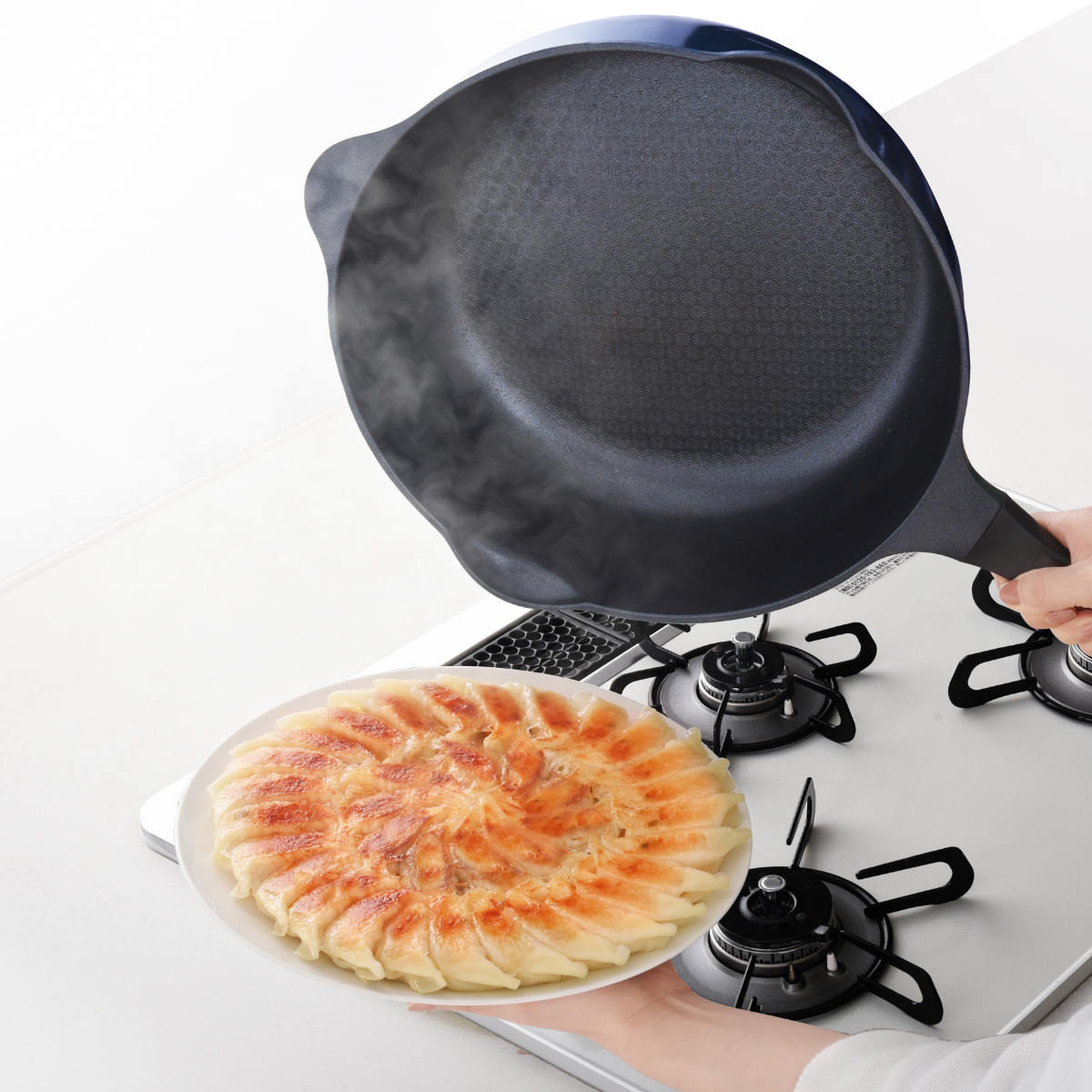 フライパン 28cm ガス火専用 ベルフィーナライト プレミアム マルチパン 軽量 ( ガス火対応 炒め鍋 深型フライパン コーティング 軽い ふっ素加工 アルミフライパン 28センチ いため鍋 アルミ製 エンボス加工 こびりつきにくい )