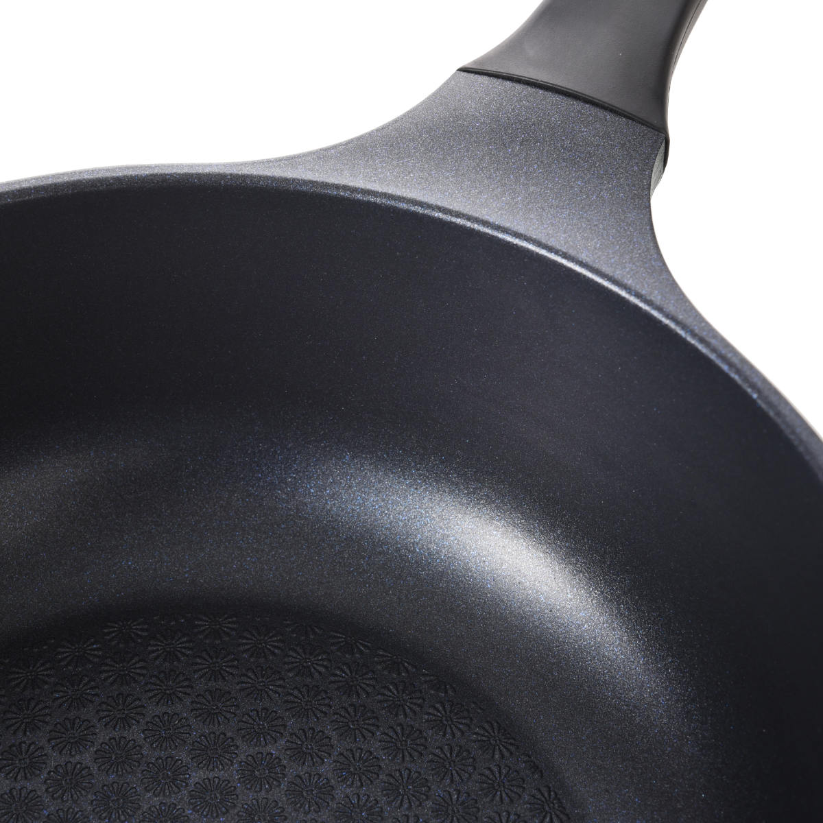 フライパン 28cm ガス火専用 ベルフィーナライト プレミアム マルチパン 軽量 ( ガス火対応 炒め鍋 深型フライパン コーティング 軽い ふっ素加工 アルミフライパン 28センチ いため鍋 アルミ製 エンボス加工 こびりつきにくい )