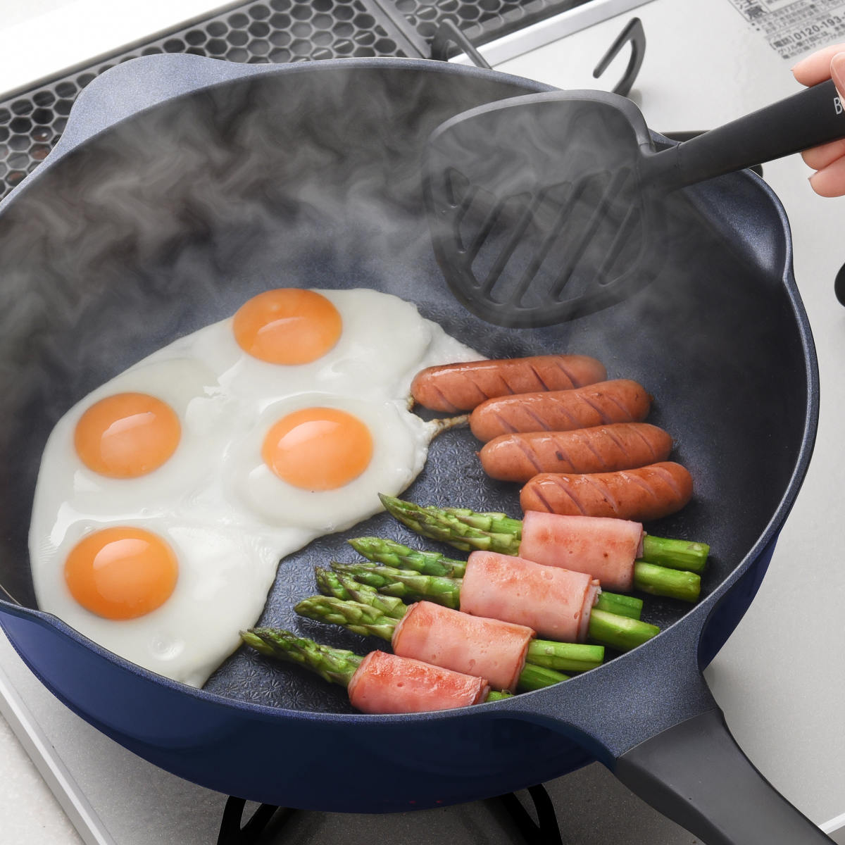 フライパン 28cm ガス火専用 ベルフィーナライト プレミアム マルチパン 軽量 ( ガス火対応 炒め鍋 深型フライパン コーティング 軽い ふっ素加工 アルミフライパン 28センチ いため鍋 アルミ製 エンボス加工 こびりつきにくい )