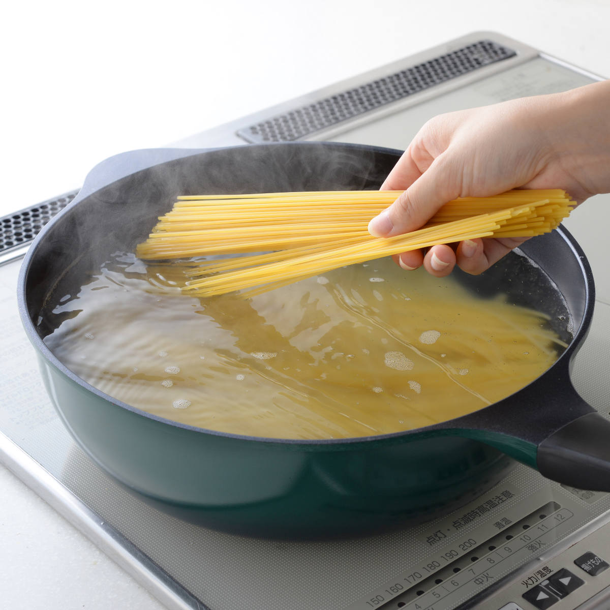 フライパン 28cm 深型 IH対応 スーパーベルフィーナ プレミアム ( ガス火対応 炒め鍋 コーティング 軽い 深型フライパン アルミフライパン 28センチ いため鍋 アルミ製 エンボス加工 軽量 こびりつきにくい 焦げ付きにくい )