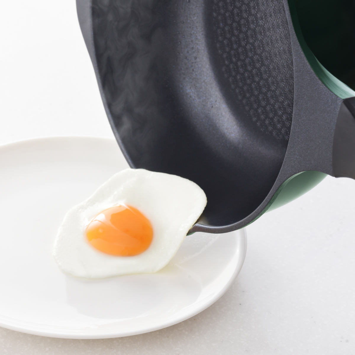 フライパン 20cm IH対応 スーパーベルフィーナ プレミアム マルチパン ( ガス火対応 炒め鍋 片手鍋 コーティング 軽い 深型フライパン アルミフライパン 20センチ いため鍋 アルミ製 注ぎ口付き 軽量 こびりつきにくい )