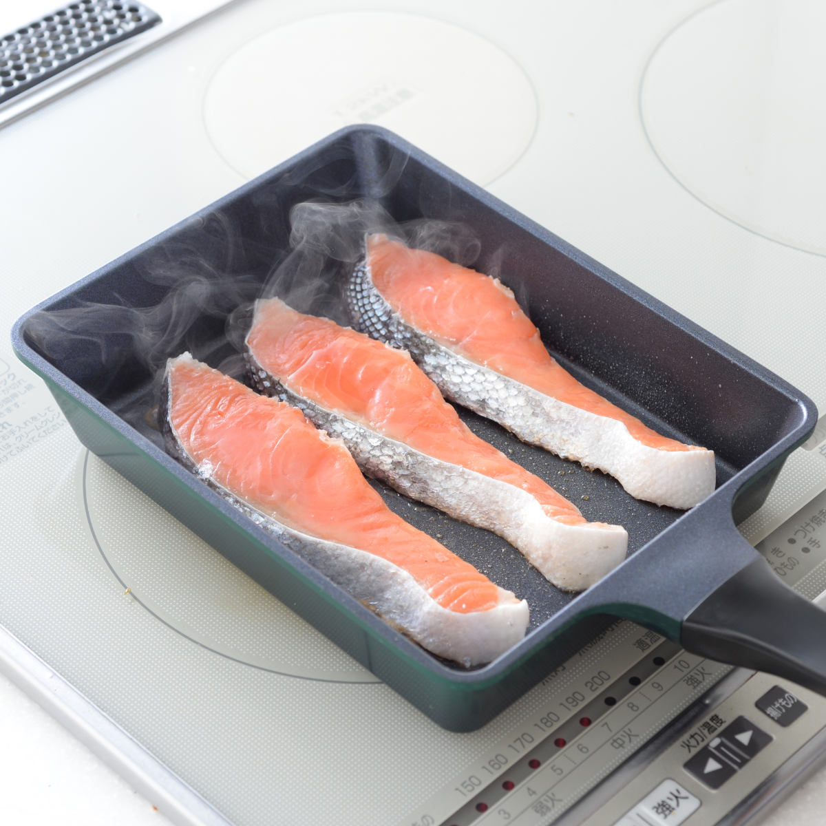 フライパン 角型 17×21cm スーパーベルフィーナプレミアム 角型マルチパン ガラス蓋付き ( 卵焼き器 IH対応 ガス火対応 玉子焼きフライパン 軽い エッグパン 玉子焼き器 玉子焼き 蓋付き 朝食 弁当 アルミ製 軽量 )