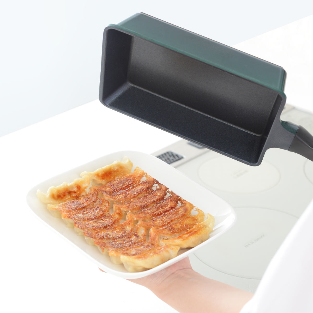 フライパン 角型 17×21cm スーパーベルフィーナプレミアム 角型マルチパン ガラス蓋付き ( 卵焼き器 IH対応 ガス火対応 玉子焼きフライパン 軽い エッグパン 玉子焼き器 玉子焼き 蓋付き 朝食 弁当 アルミ製 軽量 )