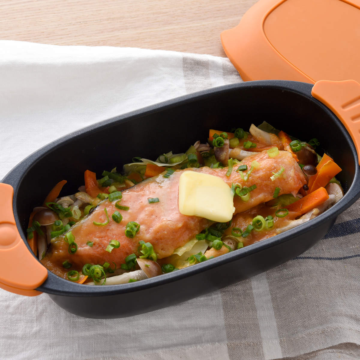 レンジパン フタ付き 電子レンジ調理器具 できた亭 ( 電子レンジ 調理器 魚焼き器 焼き魚 電子レンジ専用調理器 電子レンジ魚焼き器 深型 調理 魚 肉 焼く 蒸す 煮る 温め直し レシピ付き )