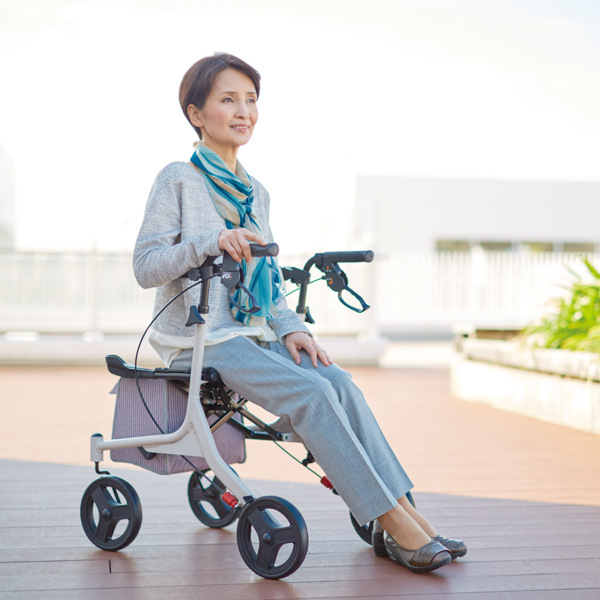歩行車 ショッピングターン コンパクト 折りたたみ 高さ調整 ( 高さ8段階 バッグ付き 保冷バッグ 収納 バスケットホルダー お買い物 安心 安定 福祉 介護 歩行訓練 転倒予防 疲労軽減 歩行サポート 歩行補助 外出 )