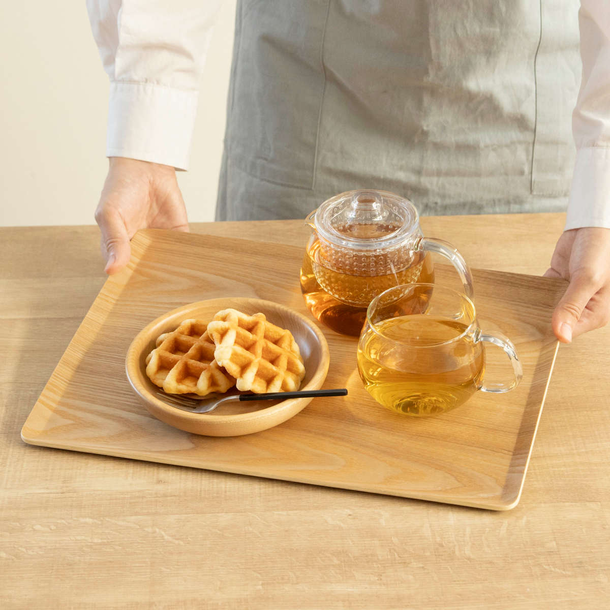 トレー 木製トレー ノンスリップ M 36×28cm ( キッチントレー キッチン トレイ キッチントレイ 木製 天然木 お盆 おしゃれ 北欧 北欧風 シンプル ナチュラル 配膳 滑りにくい ランチトレー ) 【ナチュラル】 ナチュラル