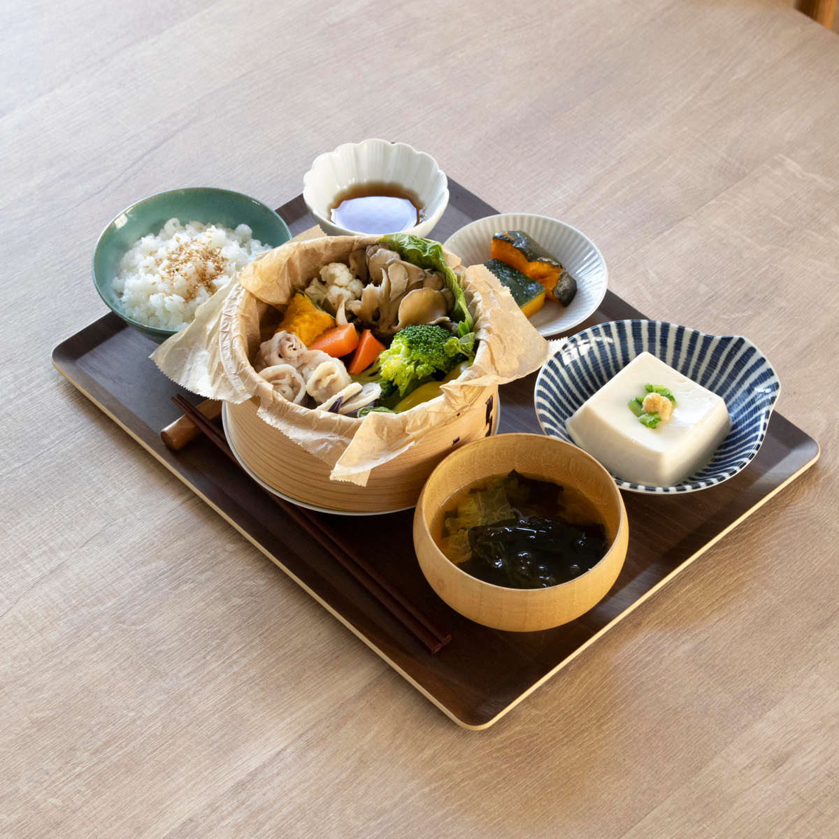 トレー 木製トレー ノンスリップ M 36×28cm ( キッチントレー キッチン トレイ キッチントレイ 木製 天然木 お盆 おしゃれ 北欧 北欧風 シンプル ナチュラル 配膳 滑りにくい ランチトレー ) 【ナチュラル】 ナチュラル