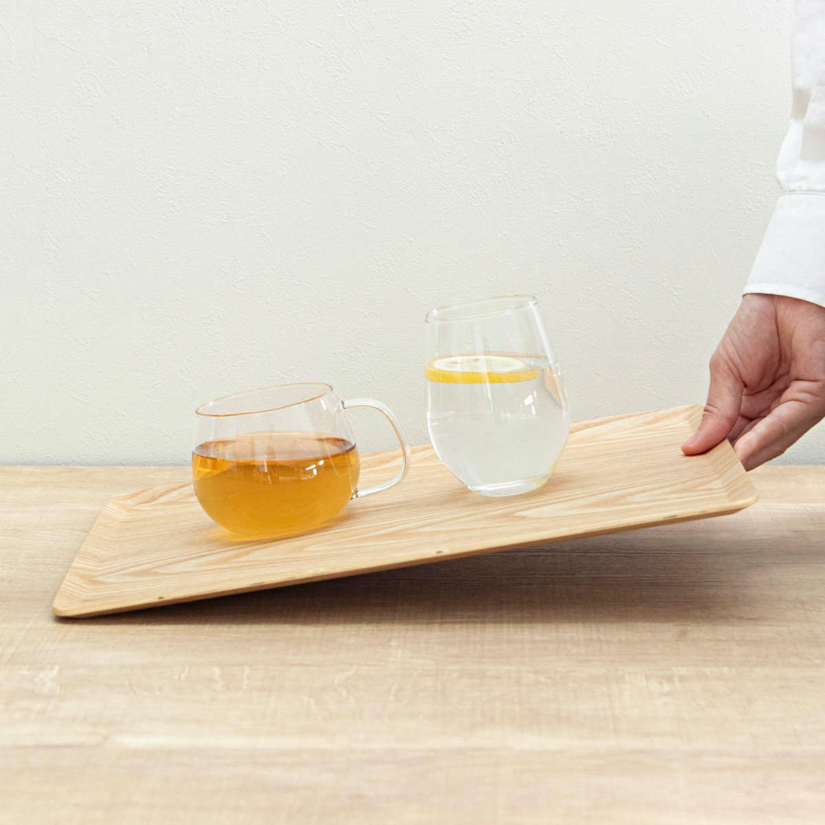トレー 木製トレー ノンスリップ M 36×28cm ( キッチントレー キッチン トレイ キッチントレイ 木製 天然木 お盆 おしゃれ 北欧 北欧風 シンプル ナチュラル 配膳 滑りにくい ランチトレー ) 【ナチュラル】 ナチュラル