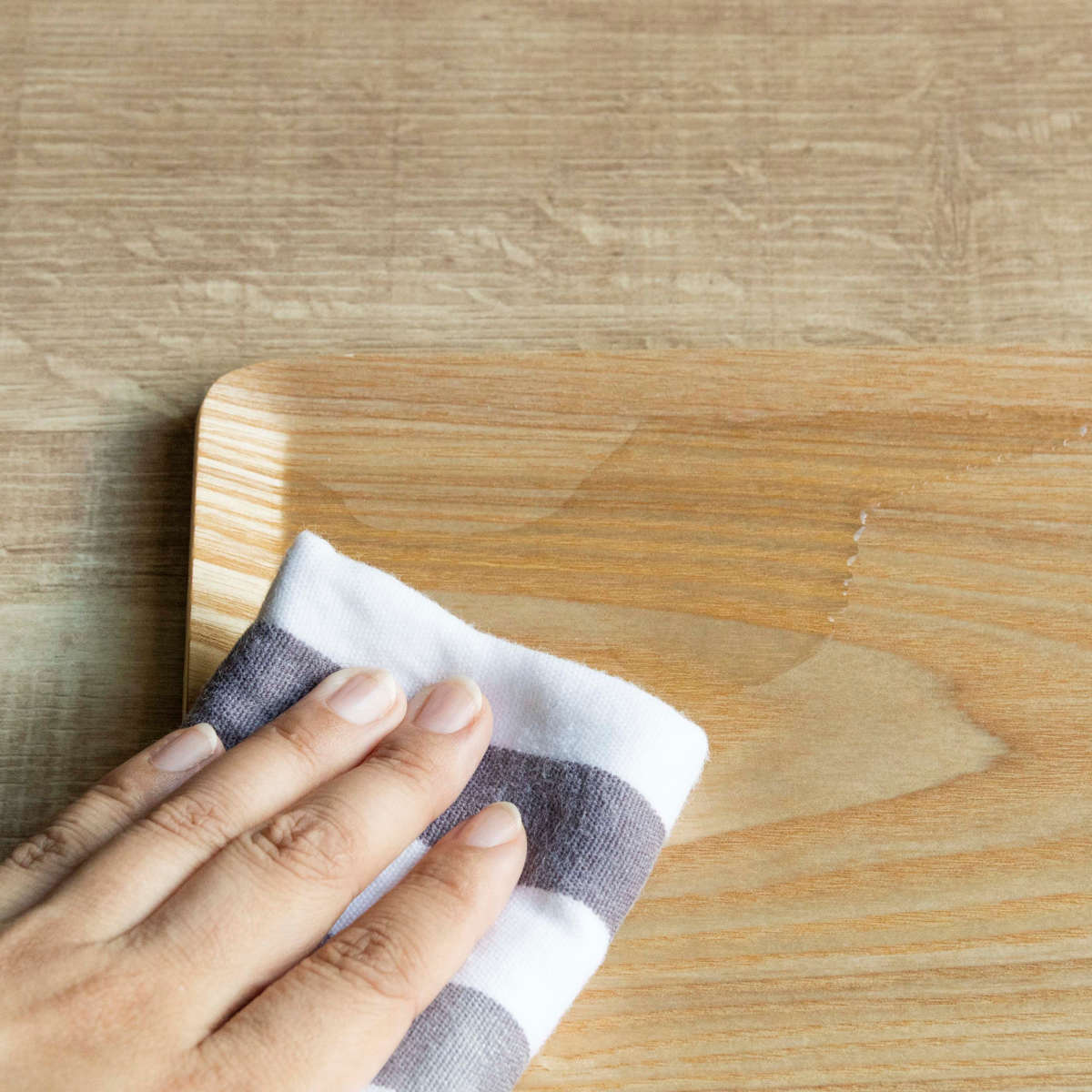 トレー 木製トレー ノンスリップ M 36×28cm ( キッチントレー キッチン トレイ キッチントレイ 木製 天然木 お盆 おしゃれ 北欧 北欧風 シンプル ナチュラル 配膳 滑りにくい ランチトレー ) 【ナチュラル】 ナチュラル