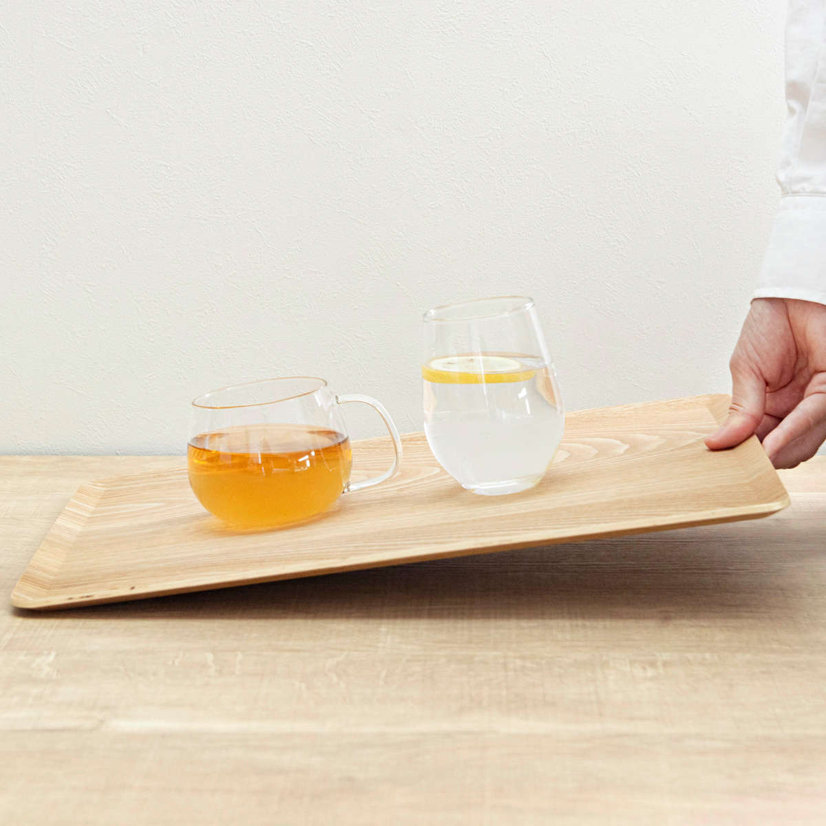 トレー 木製トレー ノンスリップ L 40×30cm ( キッチントレー キッチン トレイ キッチントレイ 木製 天然木 お盆 おしゃれ 北欧 北欧風 シンプル ナチュラル 配膳 滑りにくい ランチトレー ) 【ナチュラル】 ナチュラル