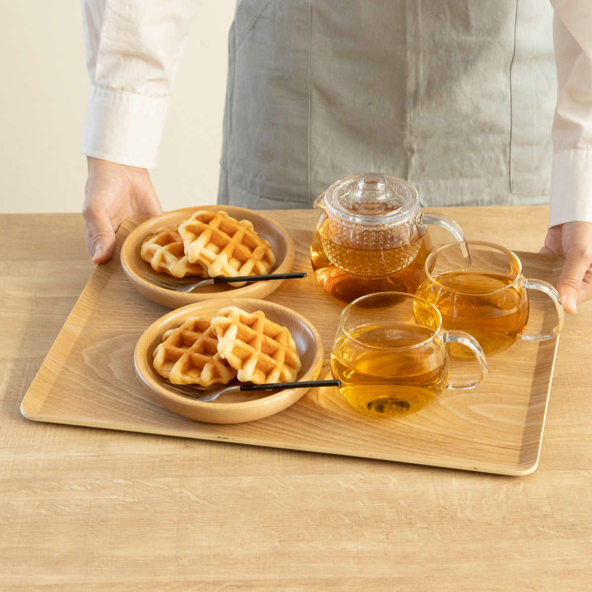 トレー 木製トレー ノンスリップ L 40×30cm 同色5枚セット ( キッチントレー キッチン トレイ キッチントレイ 木製 天然木 お盆 おしゃれ 北欧 北欧風 シンプル ナチュラル 配膳 滑りにくい ランチトレー ) 【ナチュラル】 ナチュラル