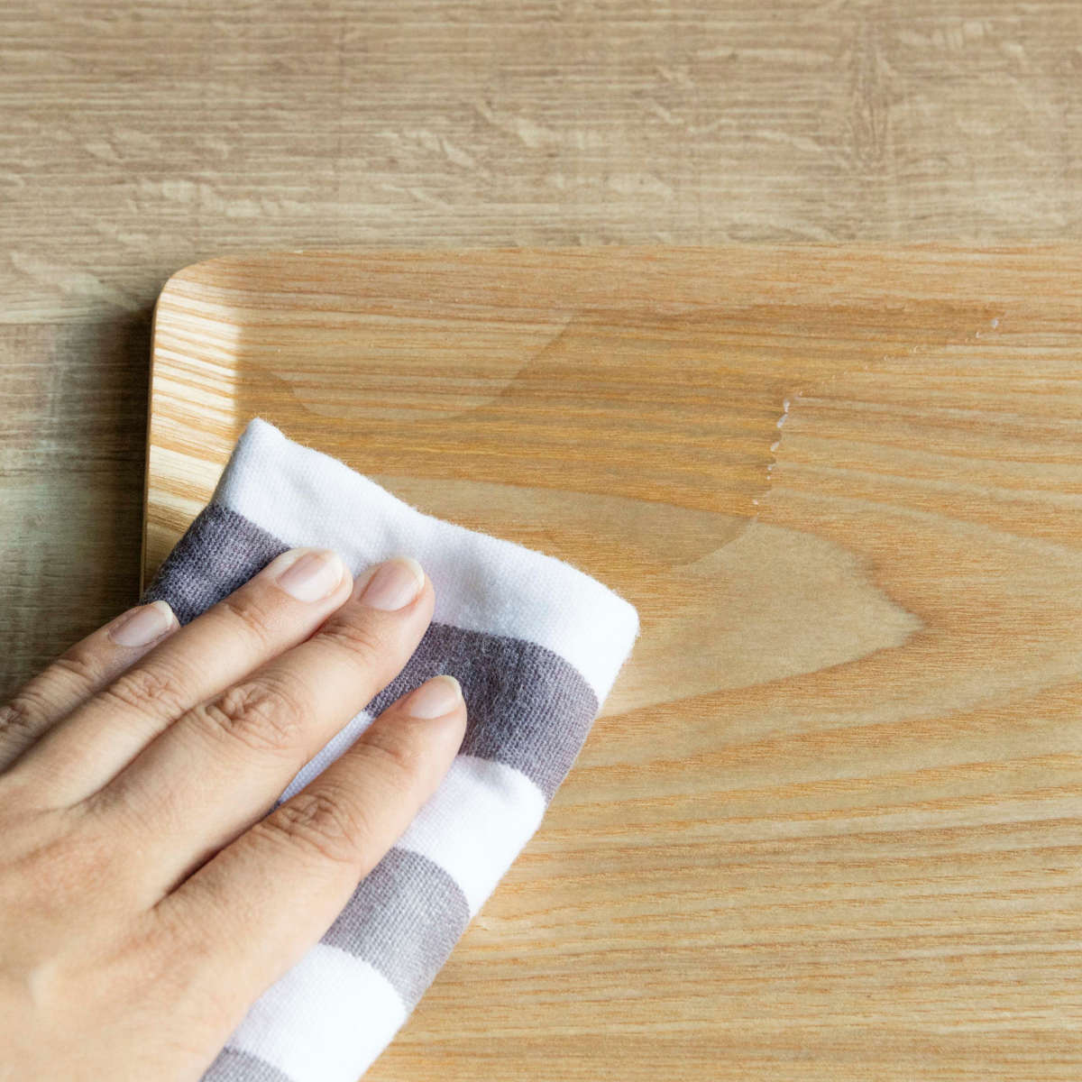 トレー 木製トレー ノンスリップ L 40×30cm 同色5枚セット ( キッチントレー キッチン トレイ キッチントレイ 木製 天然木 お盆 おしゃれ 北欧 北欧風 シンプル ナチュラル 配膳 滑りにくい ランチトレー ) 【ナチュラル】 ナチュラル