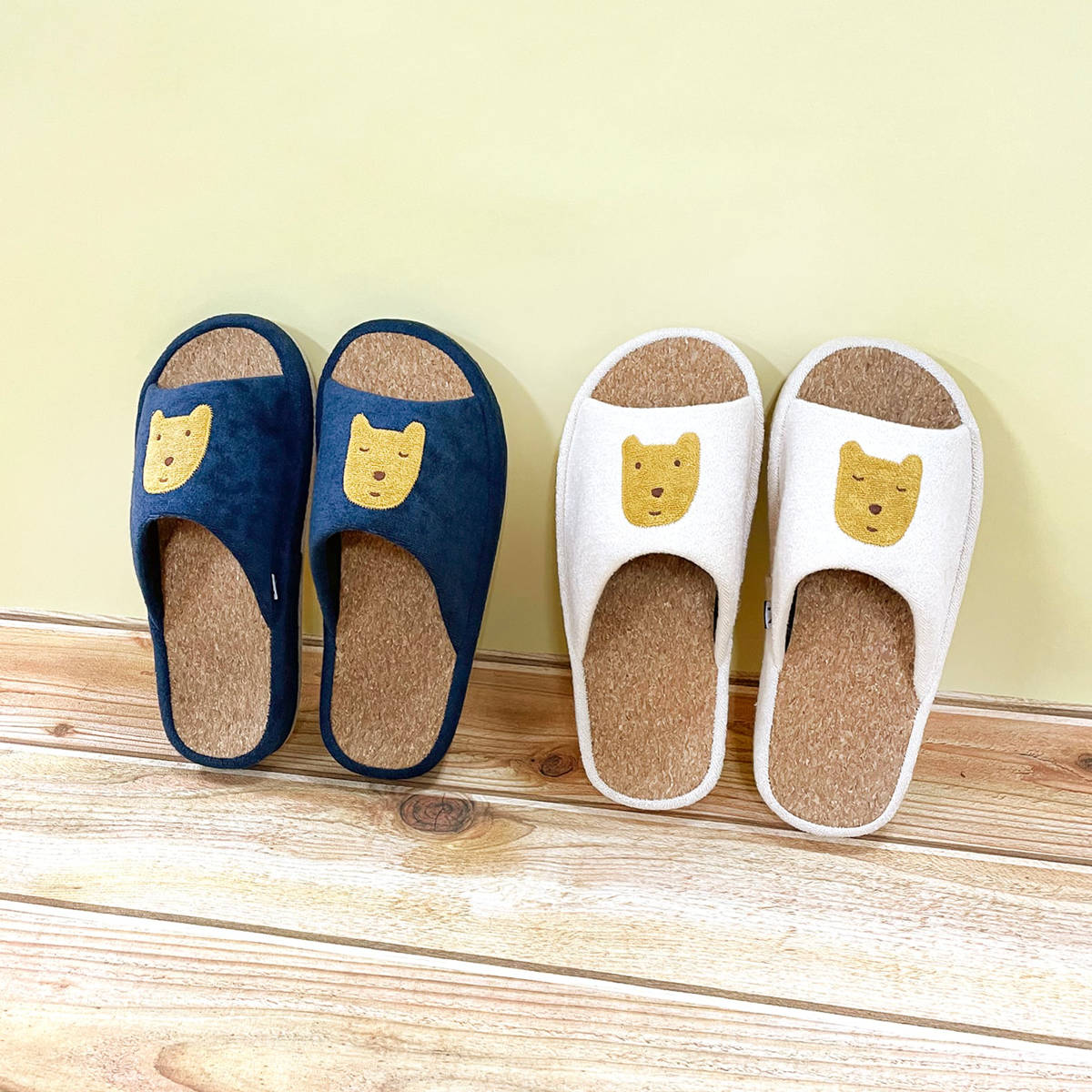 スリッパ のほほん L 約25.0cm ( 室内 マタノアツコ コルクスリッパ パイル生地 アップリケ 刺繍 前開き ルームスリッパ トイレ インテリア雑貨 自宅 室内用 静音 くま ) 【ネイビー】 ネイビー