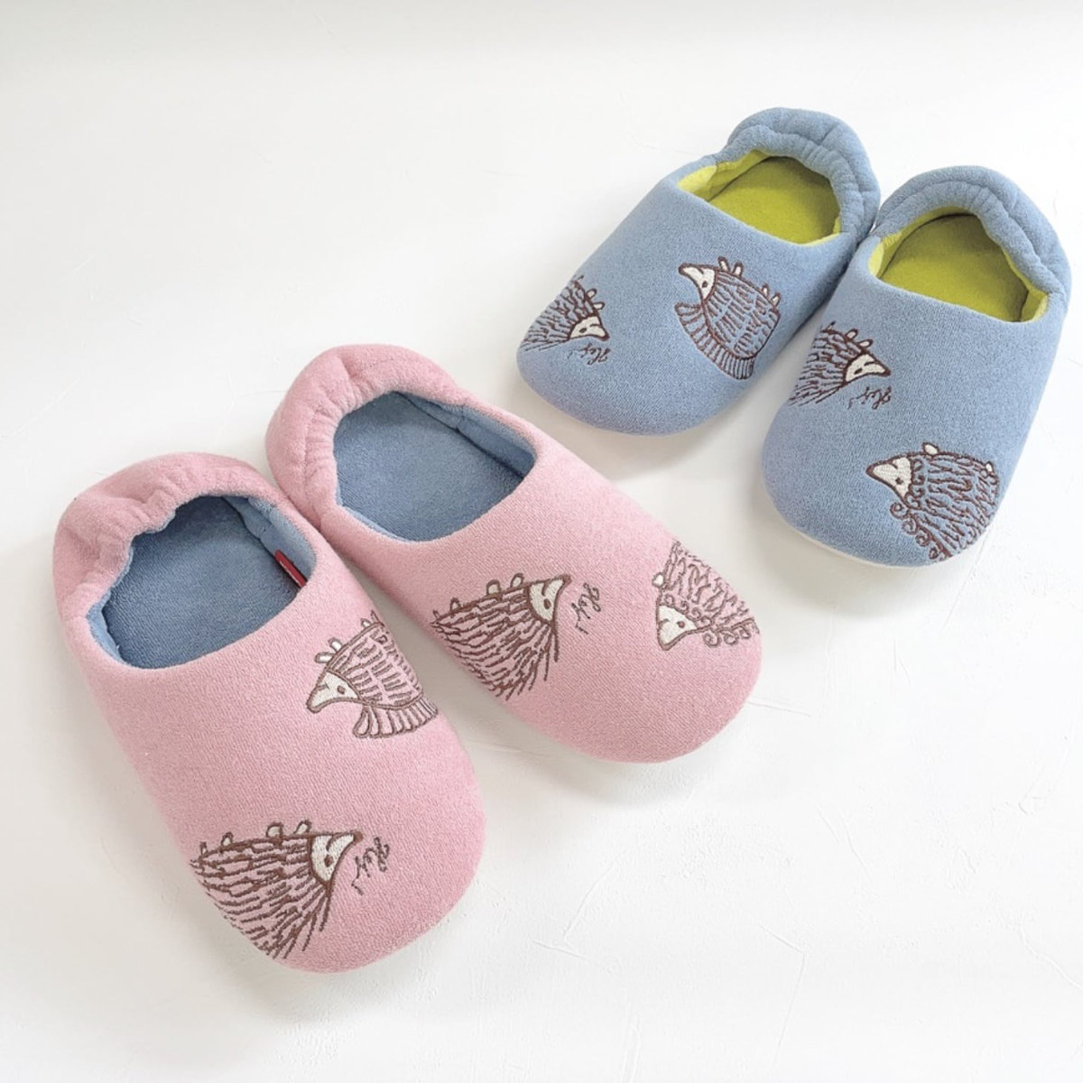 スリッパ リサ・ラーソン はりねずみルームシューズ 約23.0cm ( 洗える 室内 レディース リサラーソン ハリネズミ 雑貨 パイル 綿 かかとあり ルームスリッパ インテリア雑貨 自宅 室内用 静音 北欧 オールシーズン ) 【ピンク】 ピンク