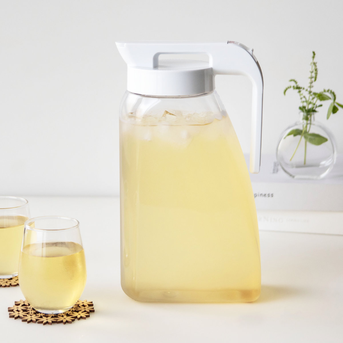 冷水筒 3.1L ドリンクビオ ホワイト ( ピッチャー 横置き 横置きOK 熱湯OK パッキン一体型 大容量 ワンプッシュ 耐熱 ポット 冷茶 麦茶 洗いやすい 野菜室 タテヨコ置ける 水差し お茶ポット )