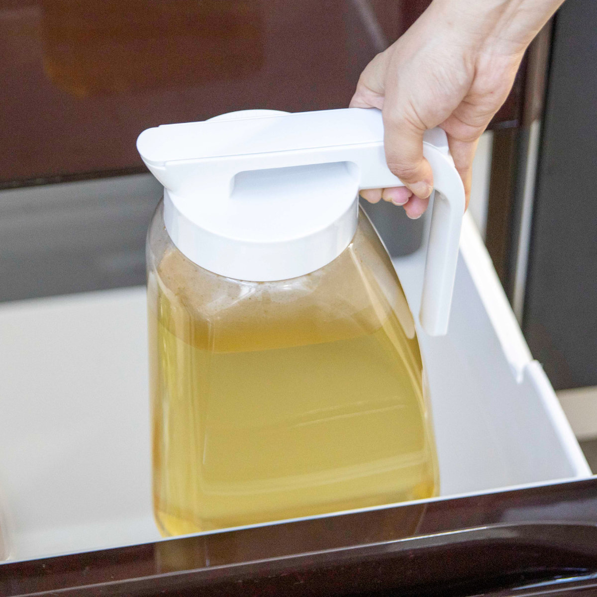 冷水筒 3.1L ドリンクビオ ホワイト ( ピッチャー 横置き 横置きOK 熱湯OK パッキン一体型 大容量 ワンプッシュ 耐熱 ポット 冷茶 麦茶 洗いやすい 野菜室 タテヨコ置ける 水差し お茶ポット )