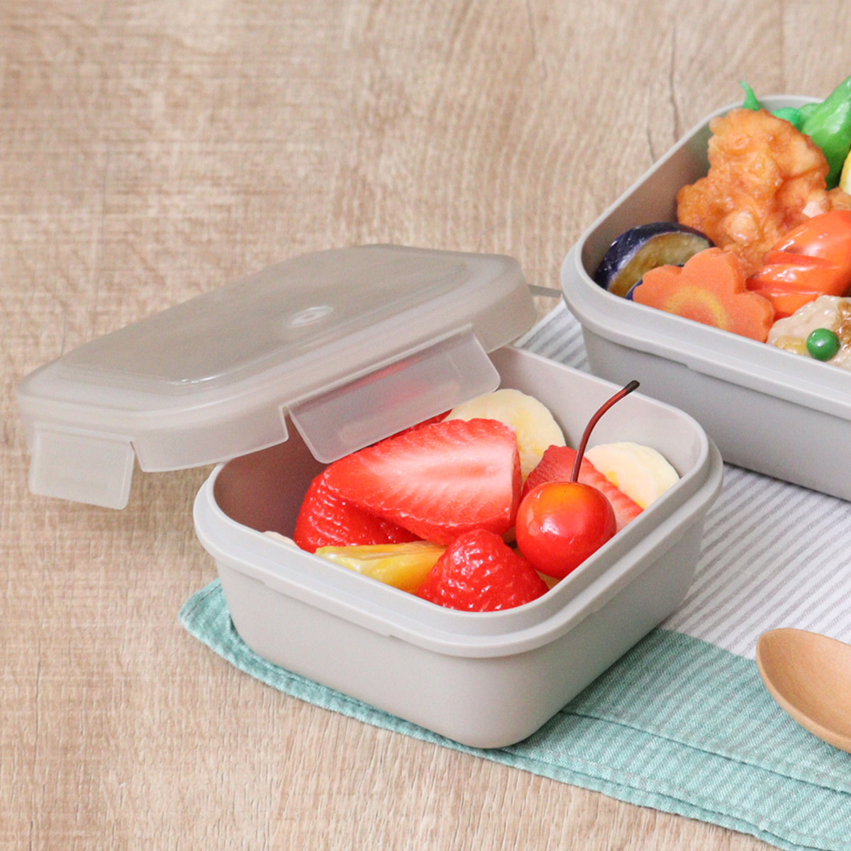 弁当箱 280ml ランタス 1段 パッキン一体型 ( デザートケース フルーツケース ランチボックス 抗菌加工 レンジ対応 食洗機対応 冷凍 レンジOK 食洗機OK お弁当 弁当 二段 仕切り付き 自動エア弁 4点ロック 大人 パッキン一体 ) 【アッシュグレー】 アッシュグレー