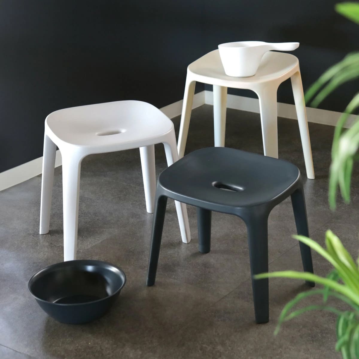 風呂椅子 バスチェアEX 30cm 銀イオン 日本製 ( 風呂いす バスチェア お風呂 腰掛け 座面高30 抗菌加工 風呂イス 椅子 4本脚 高さ30cm すべり止め ブラック ホワイト ベージュ グレー ) 【ブラック】 ブラック