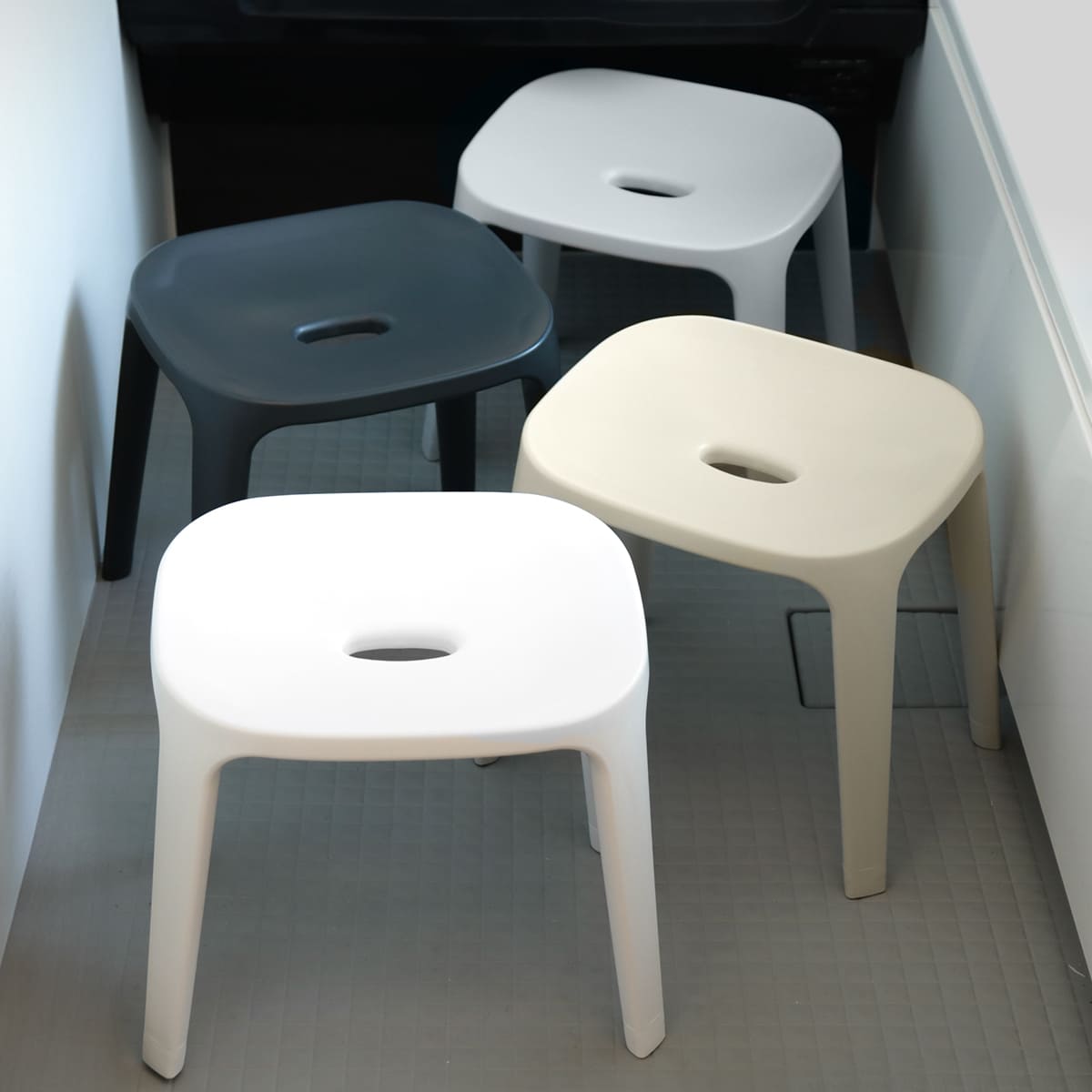 風呂椅子 バスチェアEX 40cm 銀イオン 日本製 ( 風呂いす バスチェア お風呂 腰掛け 座面高40 抗菌加工 風呂イス 椅子 4本脚 高さ40cm すべり止め ブラック ホワイト ベージュ グレー ) 【グレー】 グレー