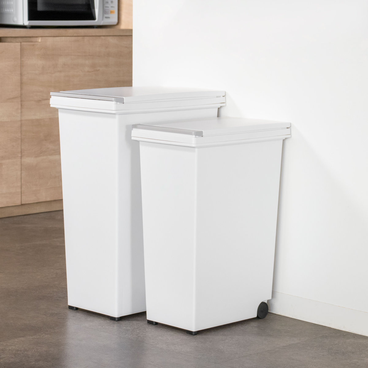 ゴミ箱 45L エバン プッシュペールホワイト プッシュ式 キャスター付き ( ごみ箱 45リットル ワンタッチ ふた付き 縦型 スリム キッチン シンプル EBAN 袋止め付き 袋が見えにくい ダストボックス )