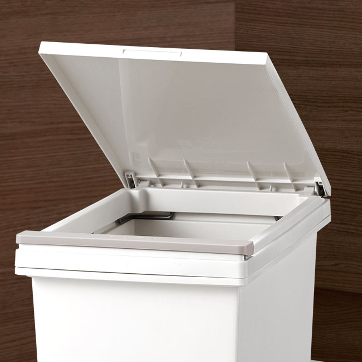 ゴミ箱 45L エバン プッシュペールホワイト プッシュ式 キャスター付き ( ごみ箱 45リットル ワンタッチ ふた付き 縦型 スリム キッチン シンプル EBAN 袋止め付き 袋が見えにくい ダストボックス )