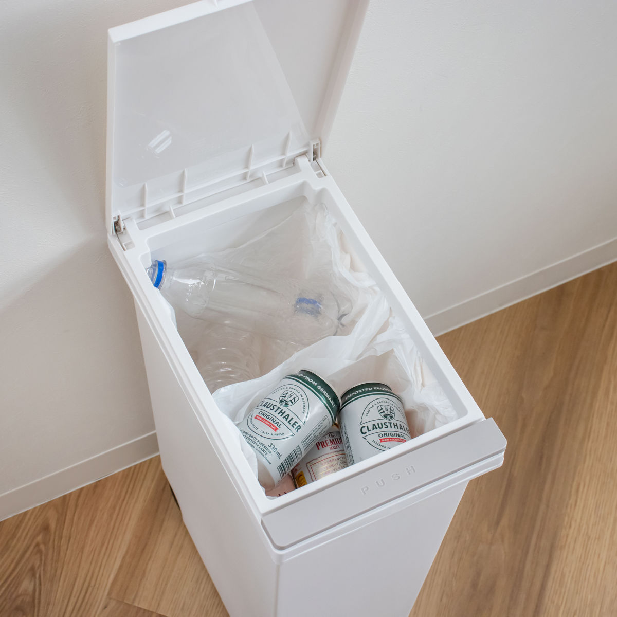 ゴミ箱 45L エバン プッシュペールホワイト プッシュ式 キャスター付き ( ごみ箱 45リットル ワンタッチ ふた付き 縦型 スリム キッチン シンプル EBAN 袋止め付き 袋が見えにくい ダストボックス )