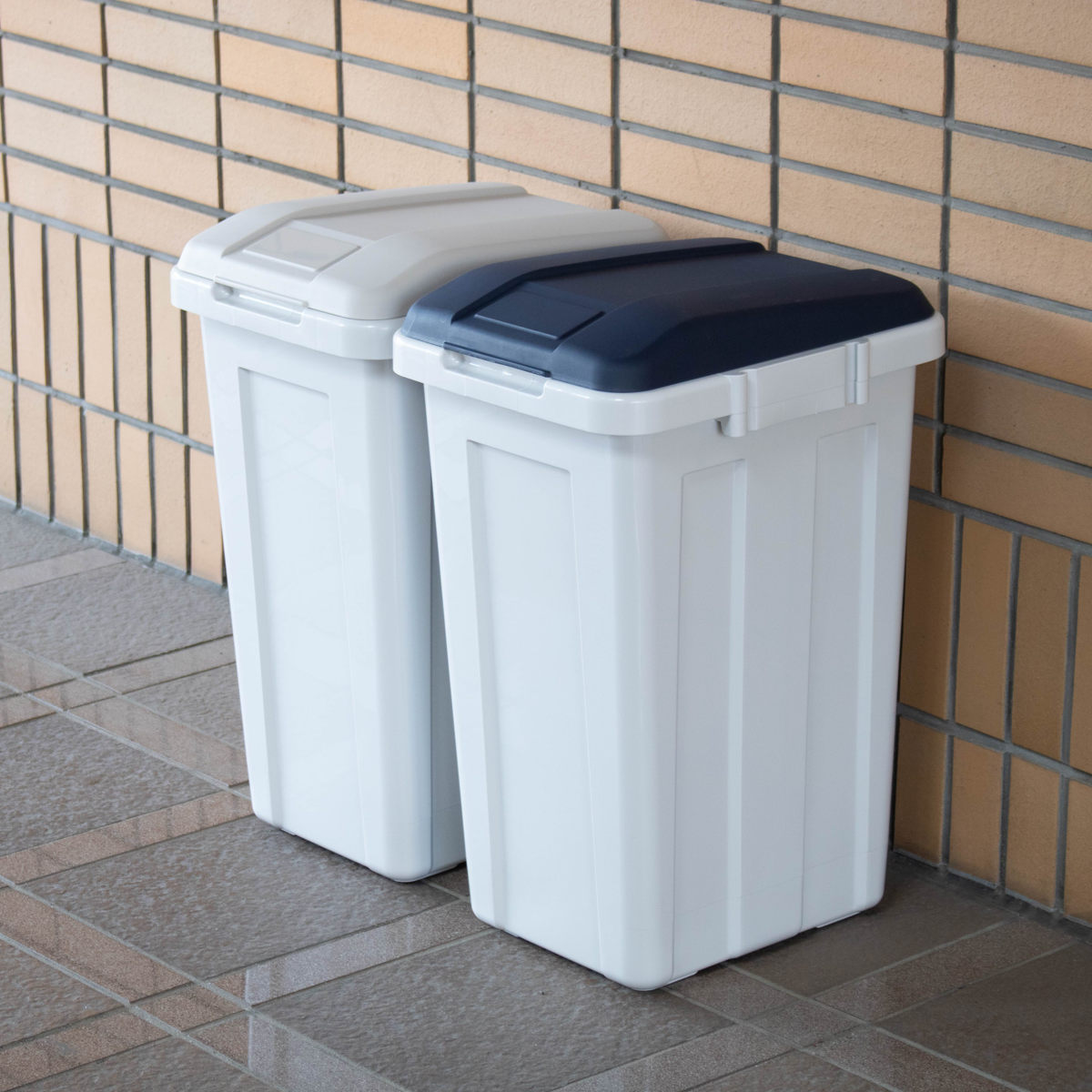 ゴミ箱 屋外 45L ジョイント分別ペール スリム ( ごみ箱 45リットル 外用 大きい カラーふた シンプル 分別 ふた付き 大容量 連結 袋止め付き 袋が見えにくい ダストボックス ) 【ライトグレー】 ライトグレー