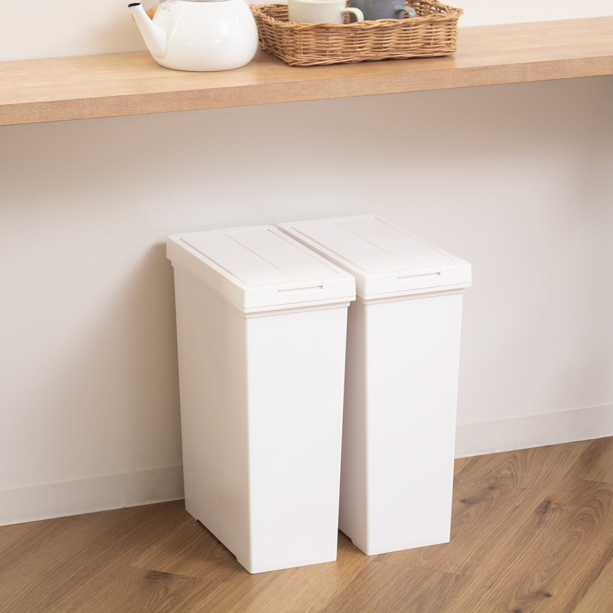 ゴミ箱 20L×3個 棚下で使える 両開き 3分別ワゴン プッシュダスト 袋止め付き ( ごみ箱 20リットル 3個 棚下 手で開ける ふた付き 便利 シンプル 日本製 袋が見えにくい スリム キッチン ダストボックス 角型 ) 【ホワイト】 ホワイト