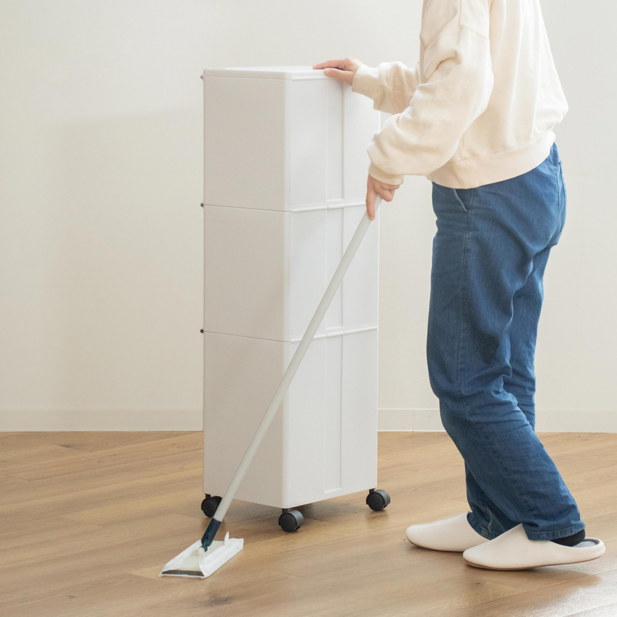 ゴミ箱 43L 3段 縦型 資源ゴミ 分別ワゴン ワイド ( ごみ箱 43リットル 3分別 フラップ ふた付き キッチン 幅33.5cm 隙間 収納棚 ストッカー ダストボックス 引き出し フラップ棚 分別ゴミ箱 キャスター付 シンプル おしゃれ 収納 ) 【ブラック】 ブラック