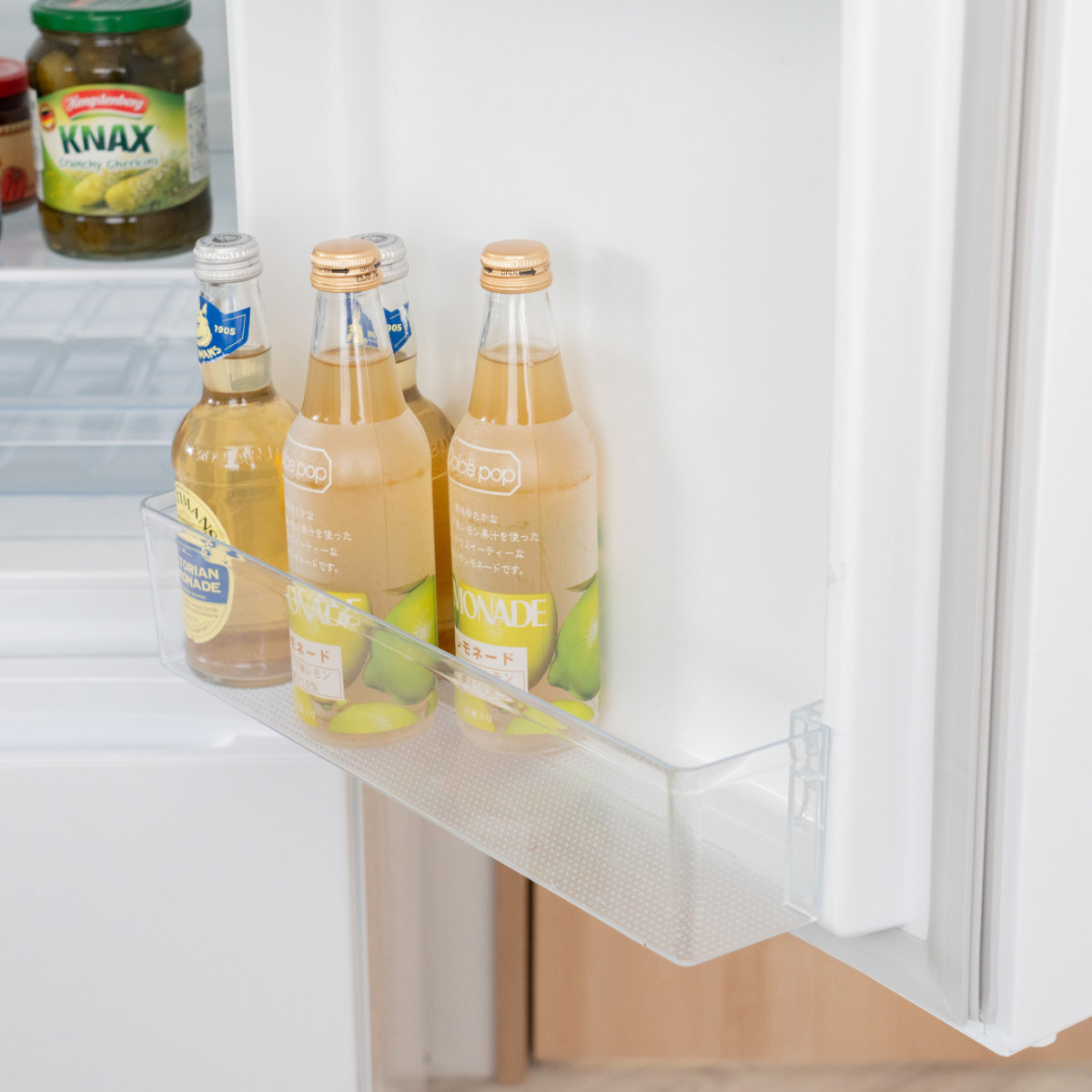 ピッチャー ドアポケットに収まる冷水筒 1.1L ( 食洗機対応 ワンプッシュ 広口 日本製 冷水筒 ボトル ポット ウォーター 麦茶 お茶 シンプル おしゃれ プラスチック ) 【ホワイト】 ホワイト