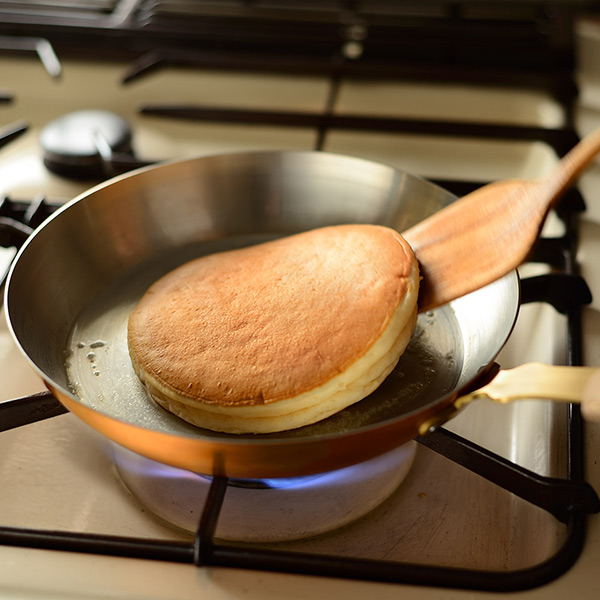 フライパン 20cm 銅製 錫メッキあり ガス火専用 日本製 ameiro FRYPAN 20 （ 銅フライパン 銅製フライパン 浅型フライパン  20センチ 銅のフライパン 銅鍋 アメイロ おしゃれ 収納袋付き ）: リビングート ANA Mall店｜ANA  Mall｜マイルが貯まる・使えるショッピングモール