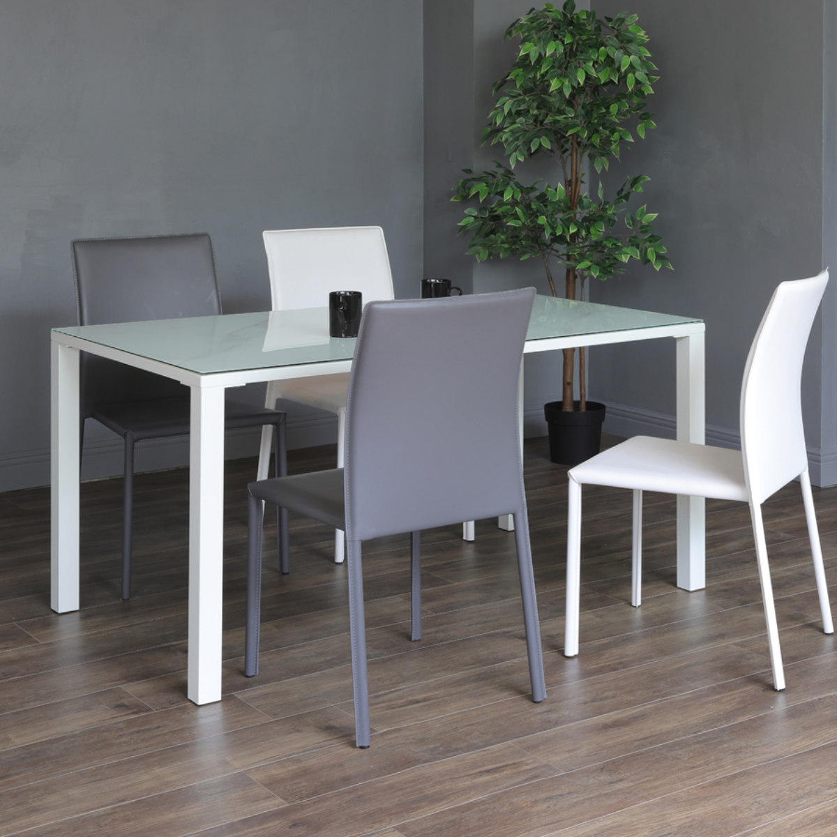 ダイニングテーブル 幅135cm ガラス天板 大理石調 CLAVIER ( テーブル 食卓テーブル 長方形 机 ダイニング 食卓 リビングテーブル 石目模様 ガラステーブル 奥行80cm 強化ガラス アジャスター付き ) 【ホワイト】 ホワイト