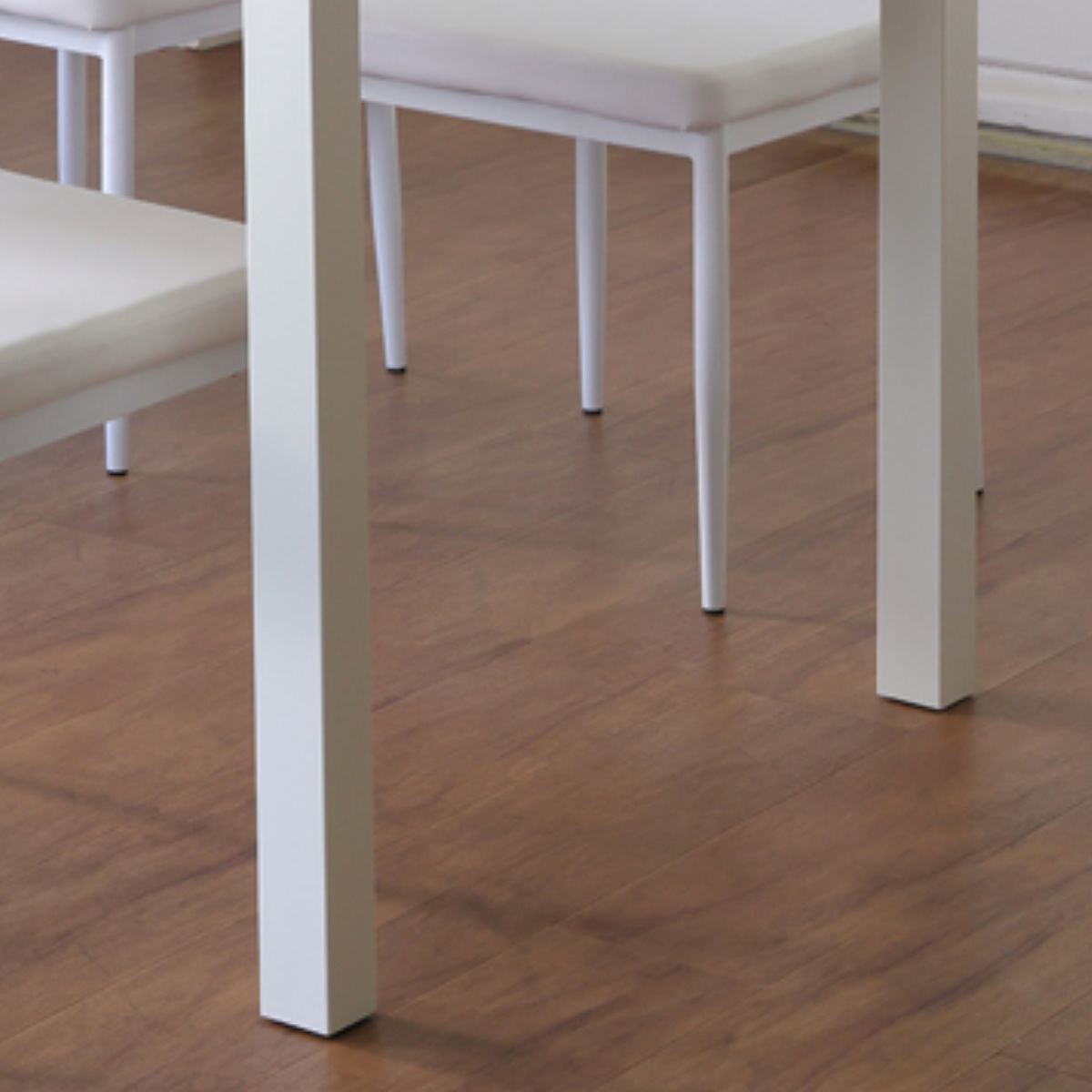 ダイニングテーブル 幅135cm ガラス天板 大理石調 CLAVIER ( テーブル 食卓テーブル 長方形 机 ダイニング 食卓 リビングテーブル 石目模様 ガラステーブル 奥行80cm 強化ガラス アジャスター付き ) 【ホワイト】 ホワイト