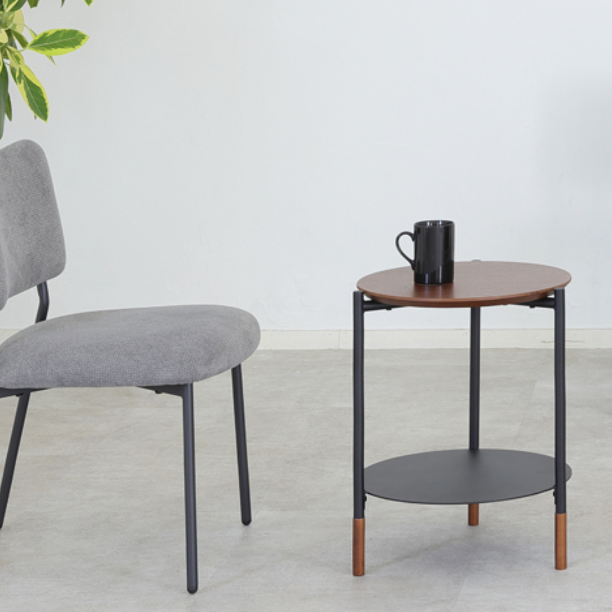 サイドテーブル 高さ50cm 円形 UNITY ( テーブル 棚付き 収納付き ソファサイド 天然木 木製 スチール脚 丸型 ソファテーブル ミニテーブル 丸テーブル ベッドサイド コーヒーテーブル 木製テーブル カフェテーブル チェアサイド ) 【ダークブラウン】 ダークブラウン