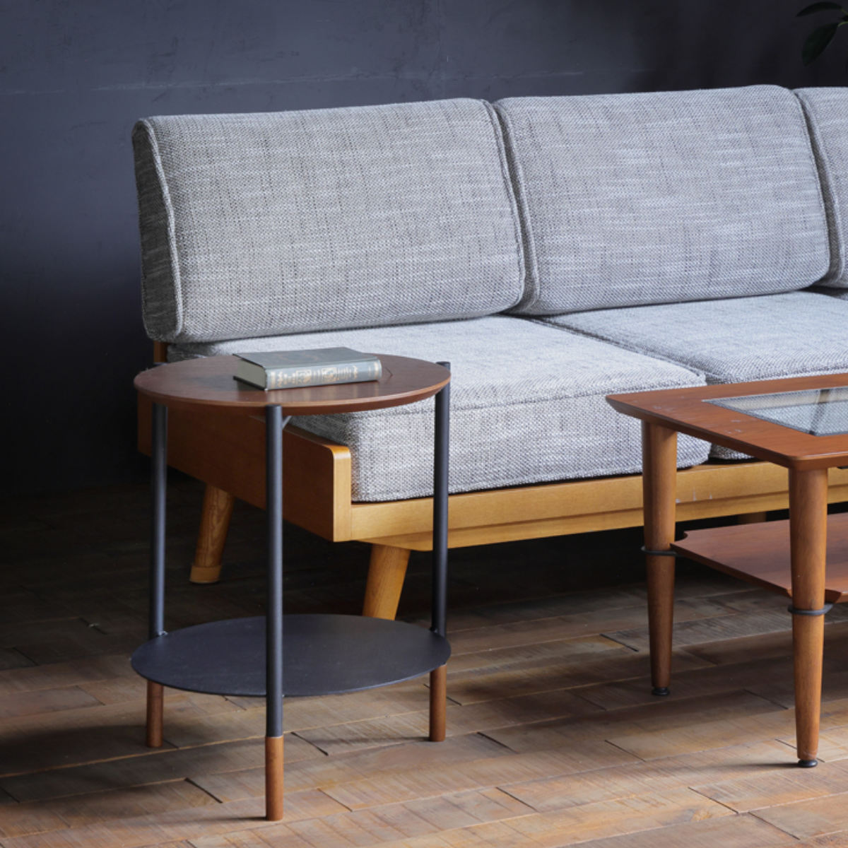 サイドテーブル 高さ50cm 円形 UNITY ( テーブル 棚付き 収納付き ソファサイド 天然木 木製 スチール脚 丸型 ソファテーブル ミニテーブル 丸テーブル ベッドサイド コーヒーテーブル 木製テーブル カフェテーブル チェアサイド ) 【ダークブラウン】 ダークブラウン